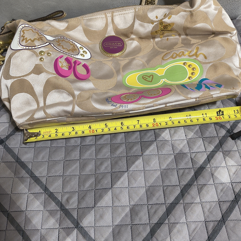 Coach Beige and Gold Patterned Shoulder Bag - Picture 4 of 6
